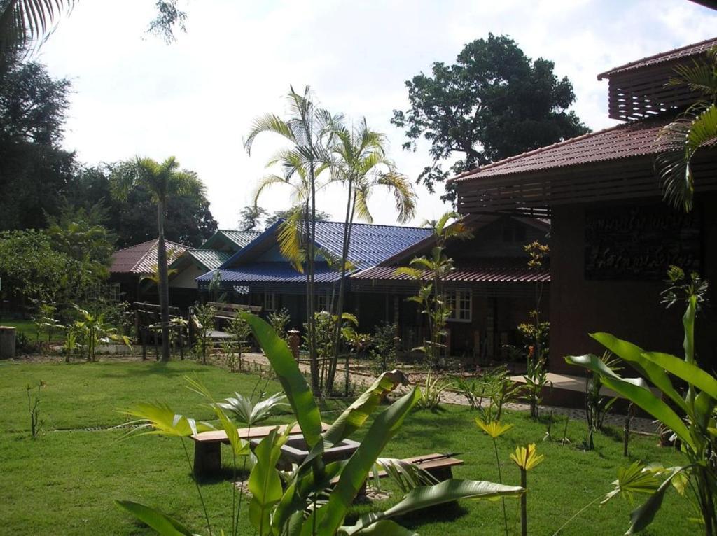Tamarind Grand Resort Mae Sariang Exterior photo